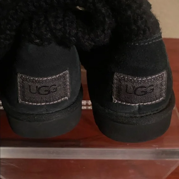 UGG Australia Black Boots - Picture 3 of 3